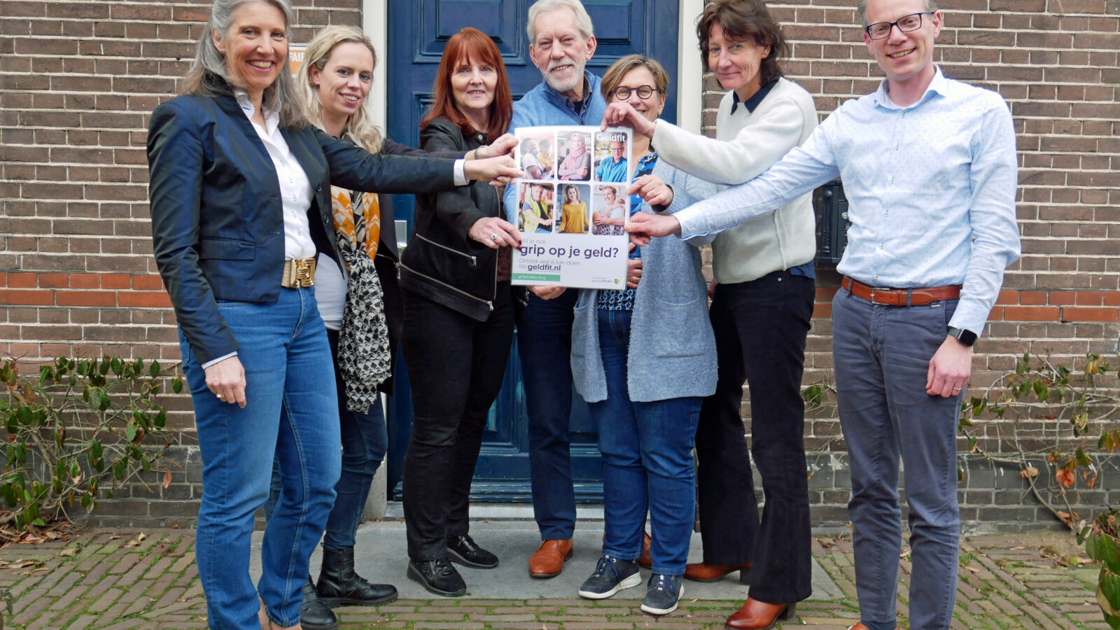 Wethouder Gea Hofstede (links) lanceerde Geldfit donderdag samen met partners van Incluzio, Humanitas en SchuldHulpMaatje.